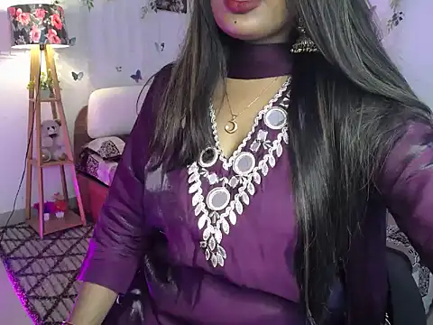 Naughtyy_stripgirl – Naživo XXX chat