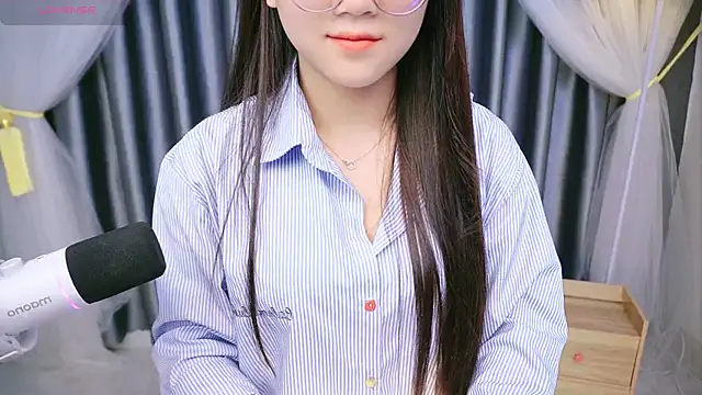 Cherry-26's Live XXX Chat