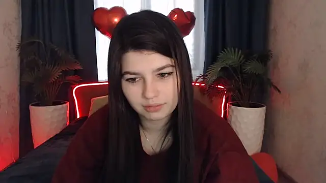 KisaModel Adlı Modelin Canlı XXX Sohbeti