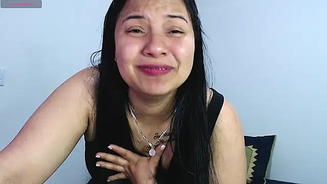 emily-rousee- Adlı Modelin Canlı XXX Sohbeti