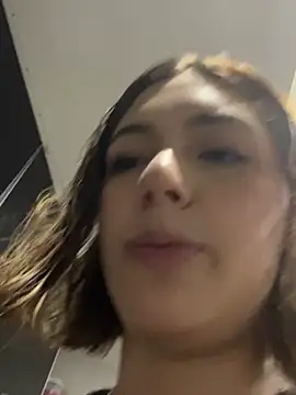 baby_sammyy Adlı Modelin Canlı XXX Sohbeti