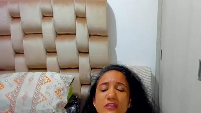 Chat +18 de alaskmiller1 ao vivo