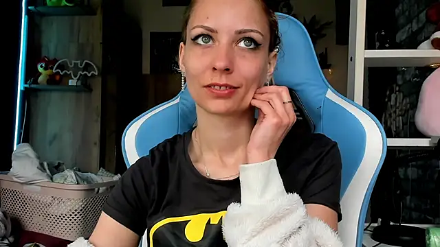 karo123421 Adlı Modelin Canlı XXX Sohbeti