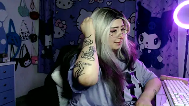 Chat +18 de lussyevans24 ao vivo