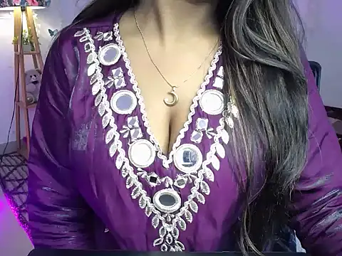 Czat XXX na żywo – Naughtyy_stripgirl