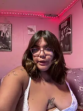 Mili21003's Live XXX Chat