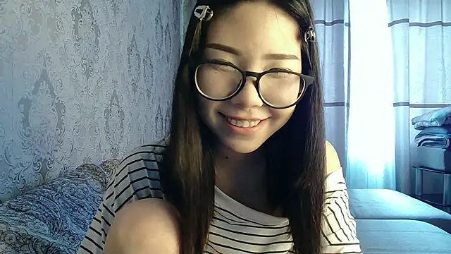 AprilOnilll's Webcam Show