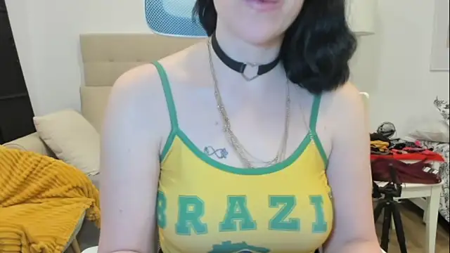 Онлайн чат XXX emmita69_