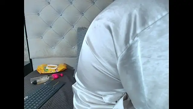 VALENTINA3x: вебкам-шоу