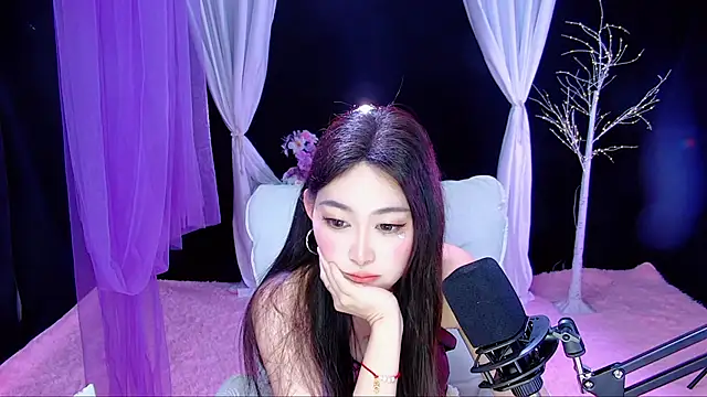 Tili-668's Live XXX Chat