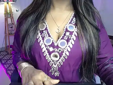 Chatroom XXX en direct de Naughtyy_stripgirl