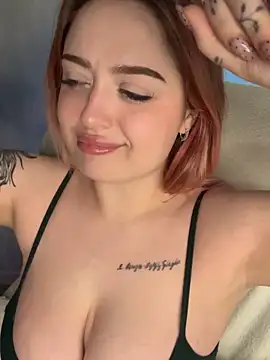 KellyMoorsn Live XXX chat