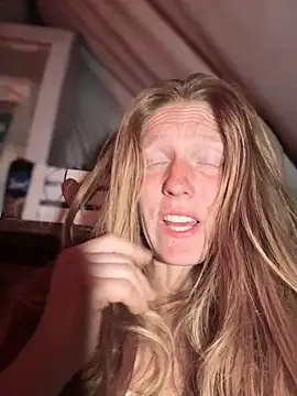 GoldenFlameGoddess' Webcam Show