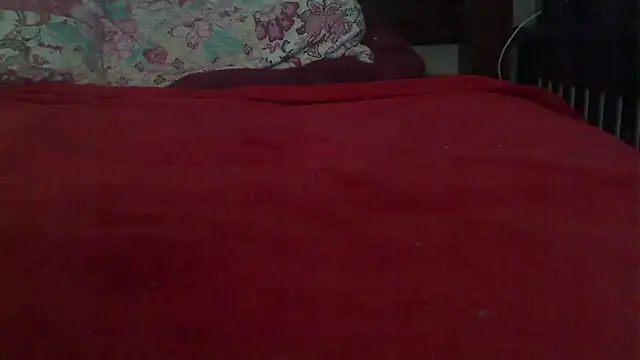 Ireallysquirt's Live XXX Chat