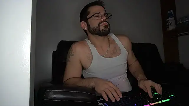 Zander823 – Naživo XXX chat