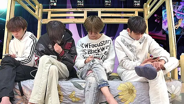 xiaohuangren01 Live XXX-chat