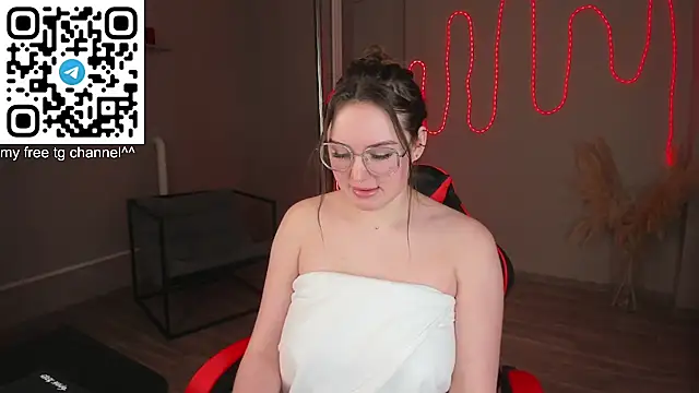 Laura_CollinsS: онлайн-секс-чат