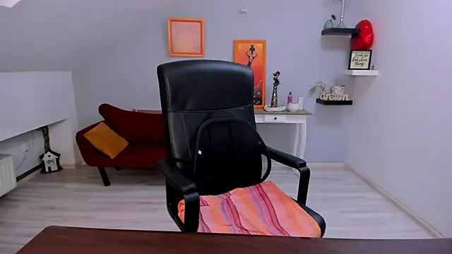 دردشة LollaGirl الجنسية المباشرة