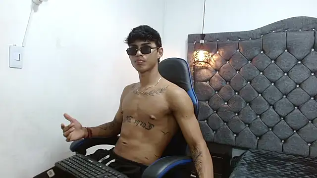 luka_big18 webcam show