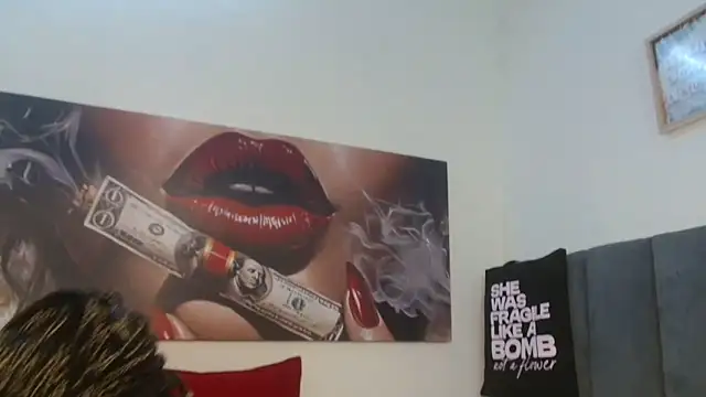 Moreish-06's Live XXX Chat