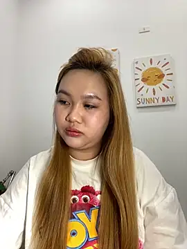 Almira6868 Show Webcam