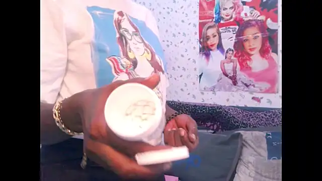 Živý XXX chat Harl3ysugar4u