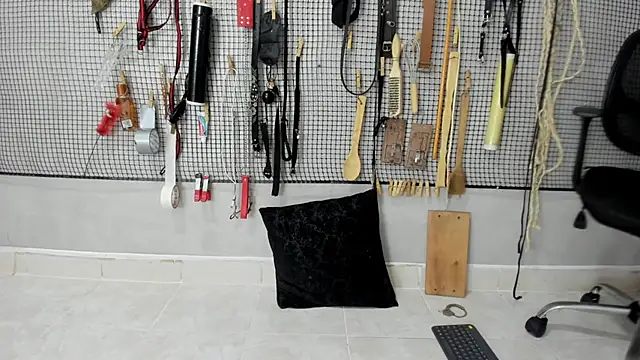 Chat +18 de BDSM_MEDUZA ao vivo