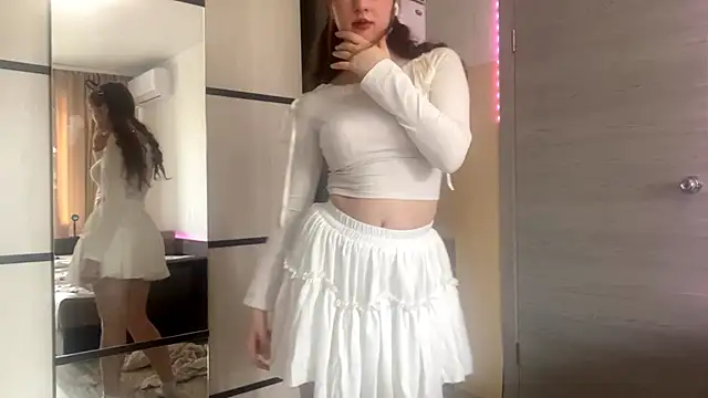 MillyHowden live XXX chat