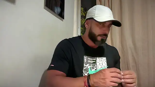 romeolovedarkn Webbikameraesitys