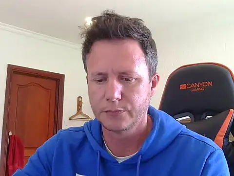 โชว์เว็บแคมของ TroyDieselXXX