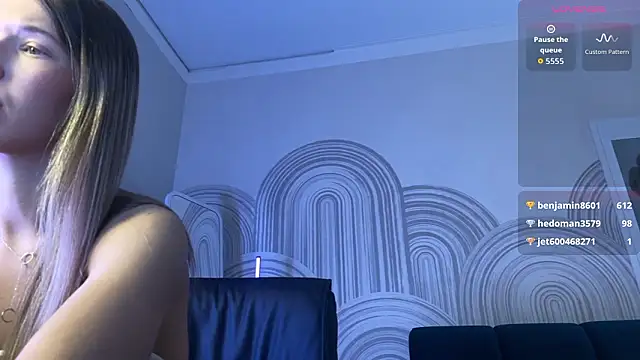 viviann_evans Adlı Modelin Canlı XXX Sohbeti