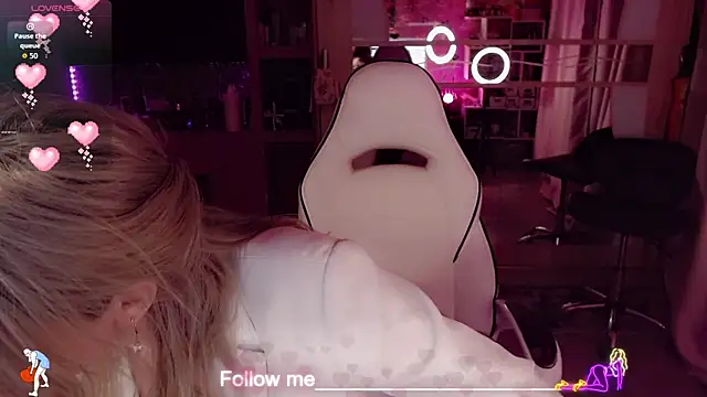 AnnieGOld_ Chat XXX in diretta