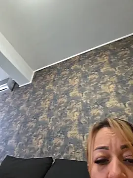 Show webcam de RuxyHuge42ETT