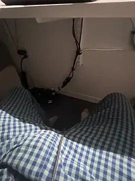 awesomemilkss webcam show