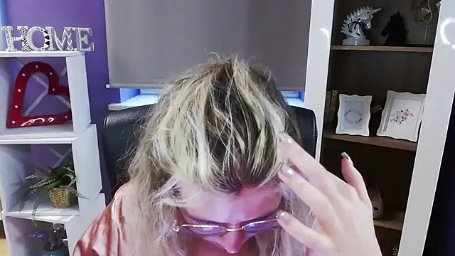 Zoey_Erotic 即時 XXX 聊天