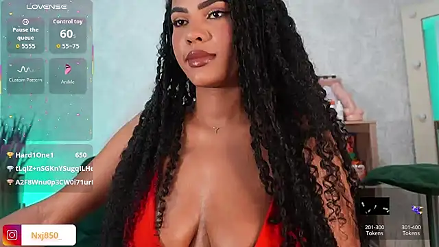 HOTBLACKANDWHITE2 élő XXX-chatje