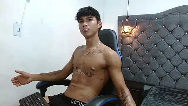 luka_big18 Pertunjukan Webcam