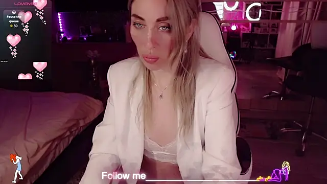 AnnieGOld_'s Live XXX Chat