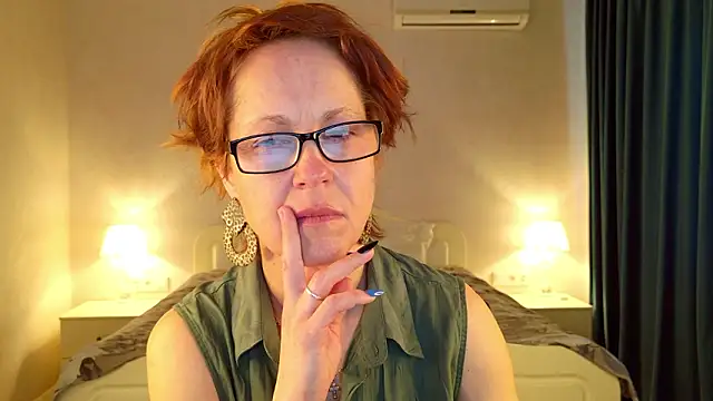 LioraWeiss élő XXX-chatje