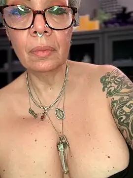 dieseldame1313's Live XXX Chat