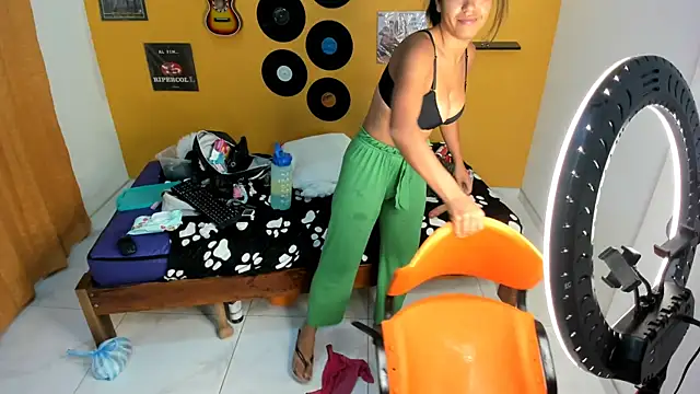 lilithevil32 即時 XXX 聊天