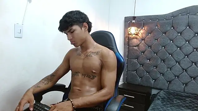 Онлайн чат XXX luka_big18