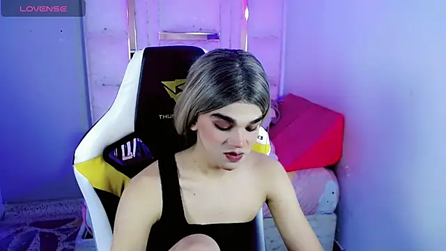 Sophiaa_doll_ Show in webcam