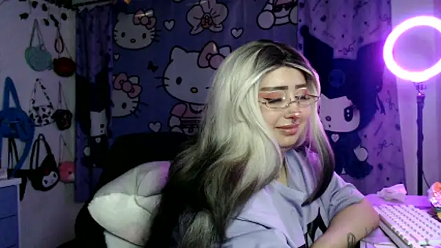 lussyevans24's Live XXX Chat