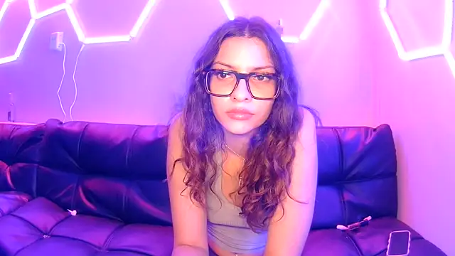 BabyVictoriaxoxo élő XXX-chatje