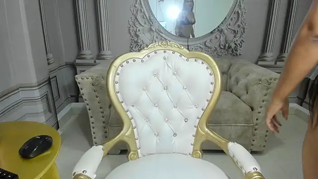 ariana_pocahontas Chat XXX in diretta