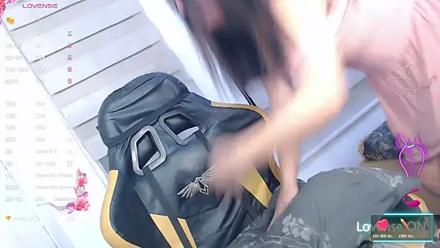 Show de Lalisaslut18 na webcam