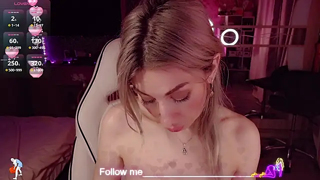 AnnieGOld_ লাইভ XXX চ্যাট