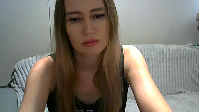 XXX chat uživo modela JessFoxxx