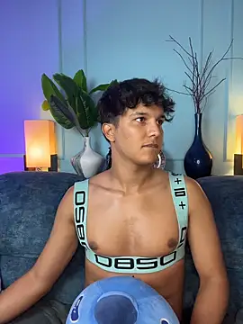 Leo_Savage_のウェブカメラショー